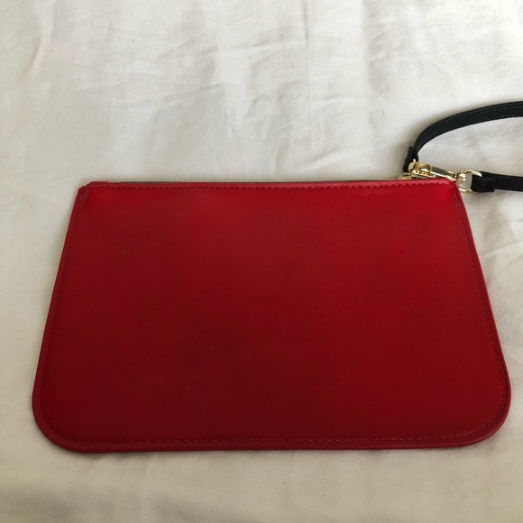Victoria Secret Valentines Wristlet Red NWOT - Picture 2 of 5